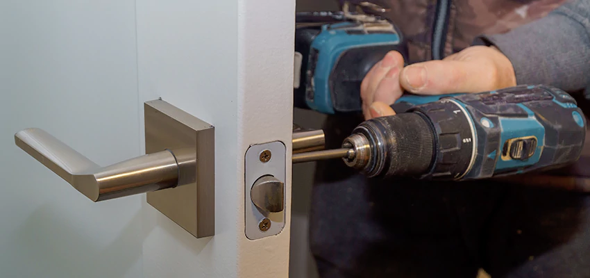 Broken Door Handle Lock Repair in Port Charlotte, Florida